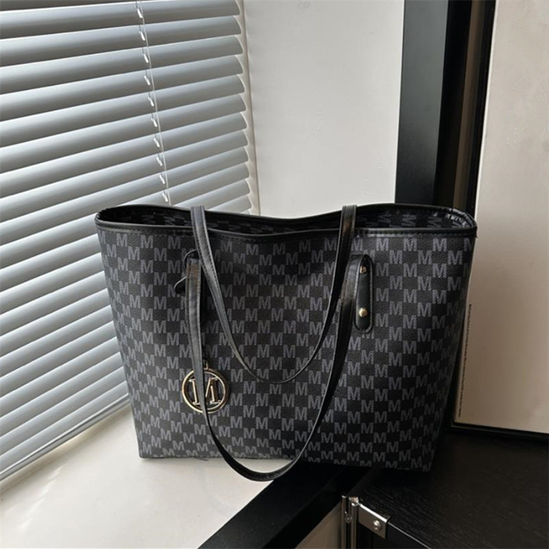 Luxury Bags Vip - スタイリッシュなトートバッグ、ヴィンテージハンドバッグ、女性用の大きな脇の下のショルダーバッグ、日常使い、仕事、アウトドア、旅行、ショッピングに最適