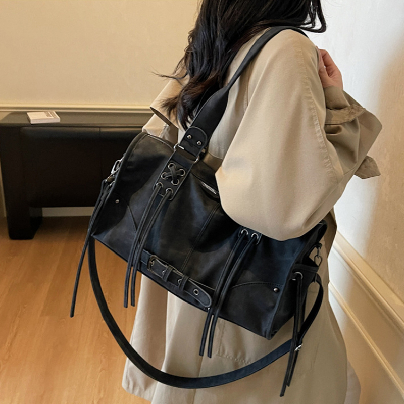 レトロな女性のオートバイハンドバッグブランドタッセルデザイン - Luxury Bags Vip のレビューと価格