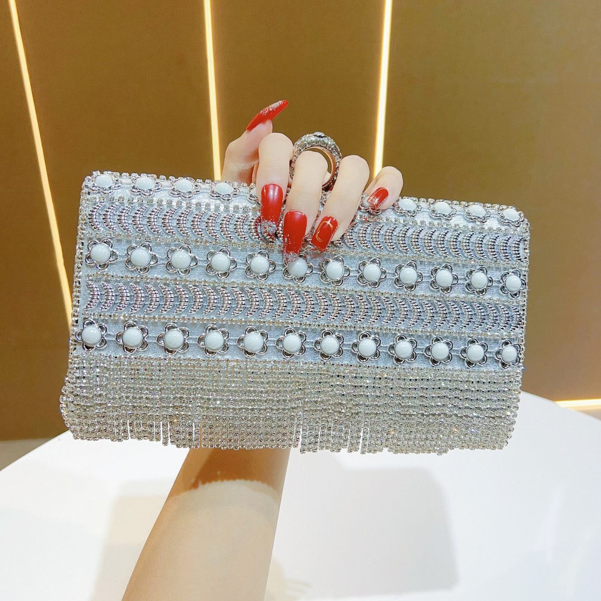 高級ラインストーンタッセルゴールドシルバーイブニングバッグ女 - Luxury Bags Europe のレビューと価格