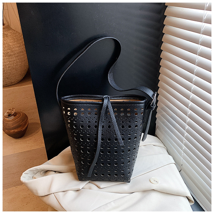 夏に人気の女性用中空デザインビッグバッグ2026新作おしゃれ - Luxury Bags Vip のレビューと価格