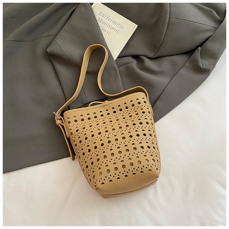 夏に人気の女性用中空デザインビッグバッグ2026新作おしゃれ - Luxury Bags Vip のレビューと価格